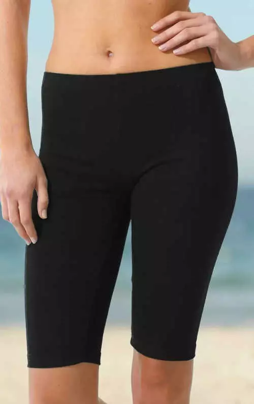 Черни дамски къси панталони с извънгабаритни крачоли