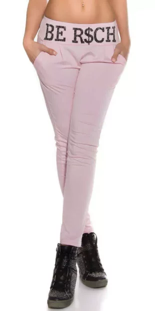 Стилен модел в комбинация от клин и панталон в розово